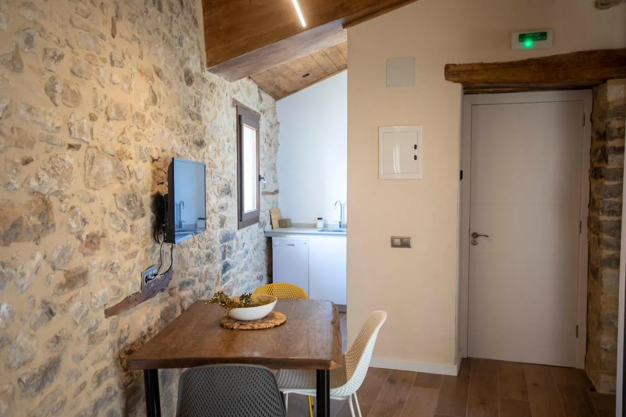 Casa Sanui. Apartaments Turistics Rurals Estorm 0*,