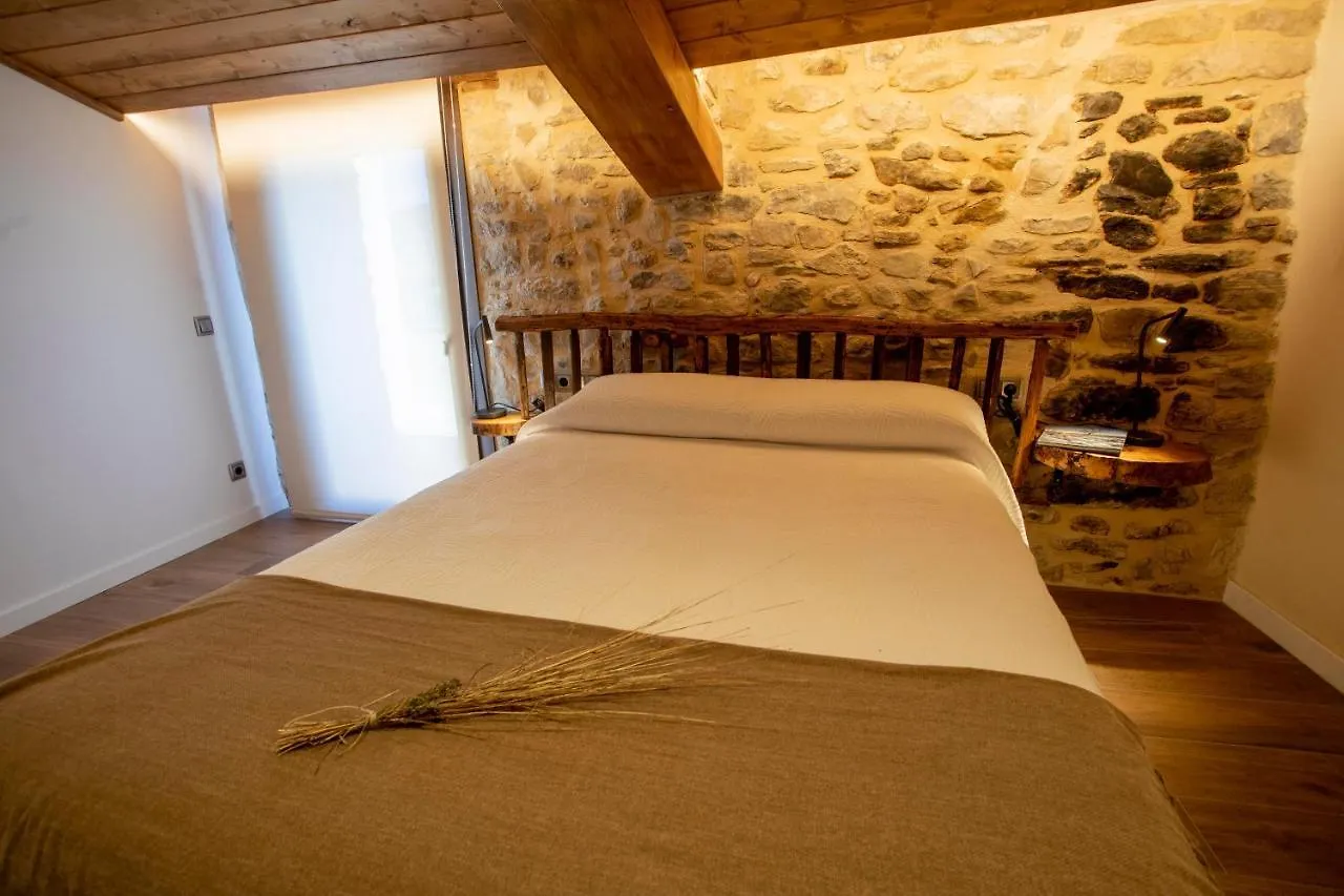 Casa Sanui. Apartaments Turistics Rurals Estorm 0*,